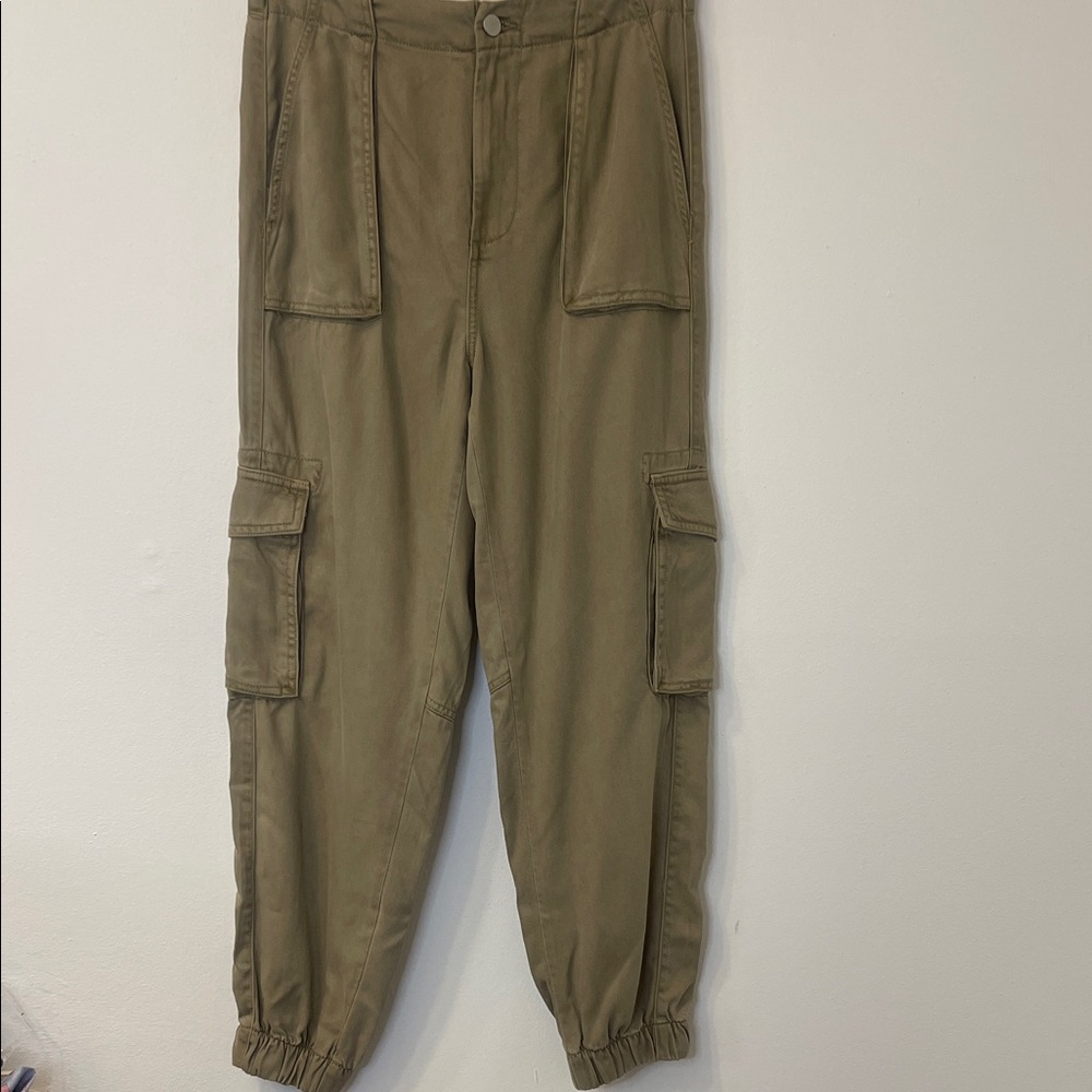 Le’AL.X Women's Tan Cargo Joggers Medium Waist 15”-17” Inseam 28” NWT